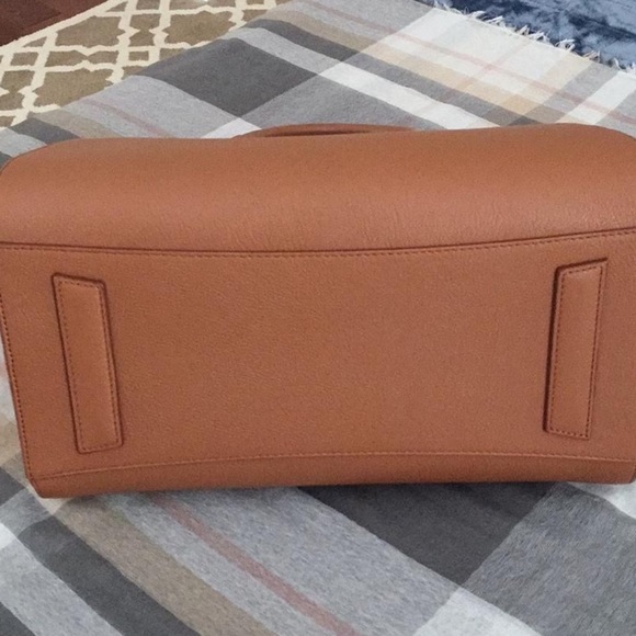 ❌SOLD❌NEW Givenchy Antigona Medium Sugar Satchel - Picture 6 of 8